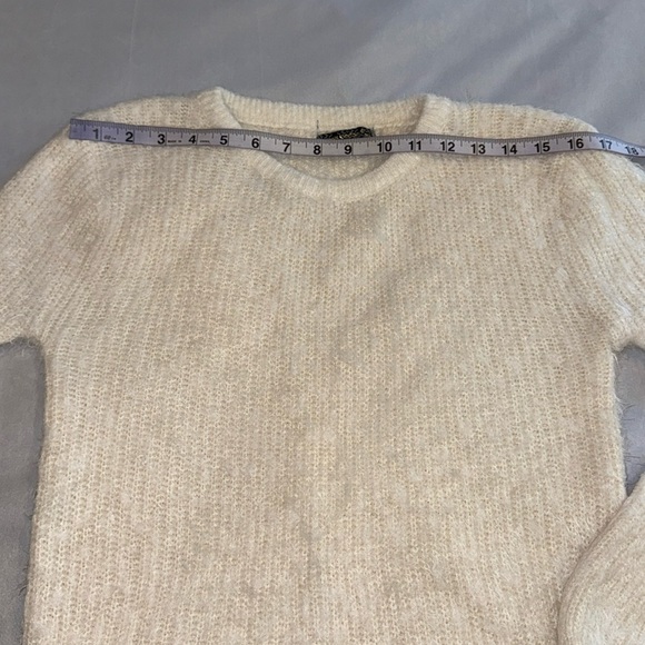 QED London sweater fuzzy off white cream women’s size M/L - Picture 4 of 8